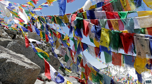 Prayer flags, Khardung la (pass), Ladakh, India